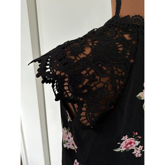 Black floral, lace trim top, Size Small - Picture 6 of 10